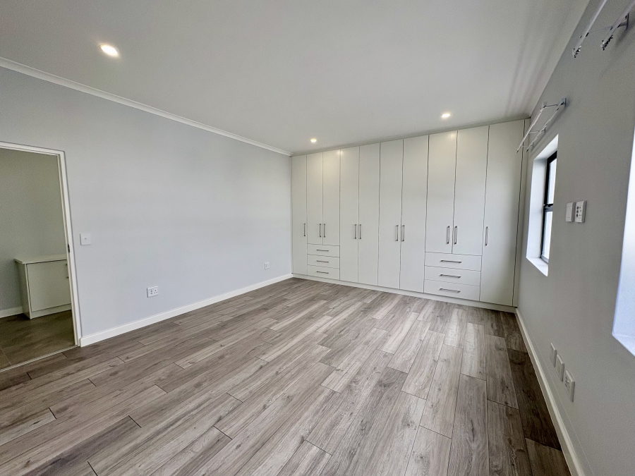 4 Bedroom Property for Sale in Sandown Western Cape